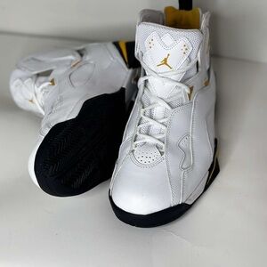 Mens White and Gold Basketball Shoes